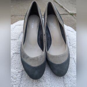 Autograph Shades Of Blue Gray Leather Heels Size 8/39